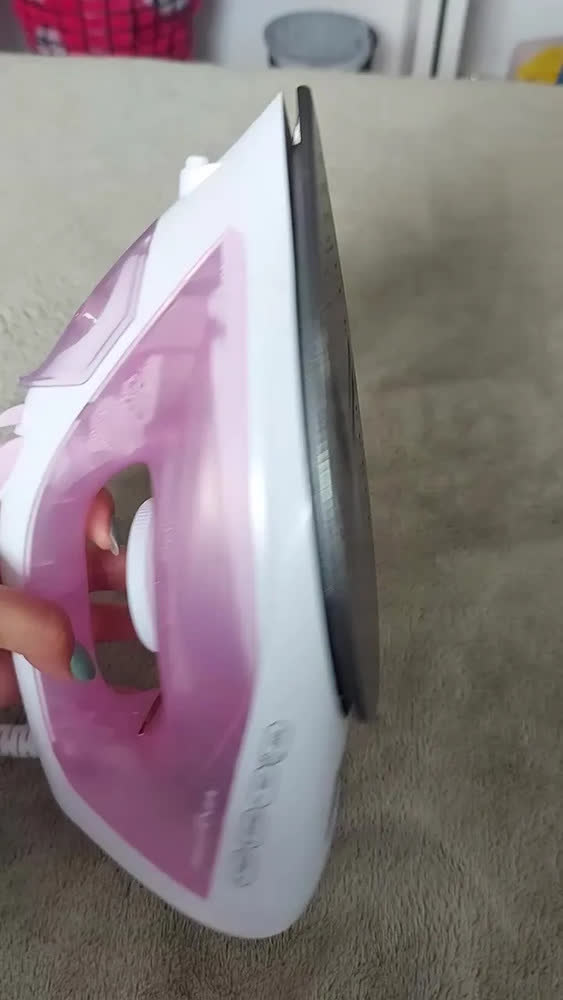 foto de Ferro De Passar A Vapor Britânia Rosa Super Carbon Bfve01a Rosa-claro