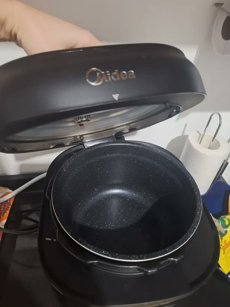 foto de Panela De Pressão Elétrica 5l Nutripro Preta Midea Cor Preto