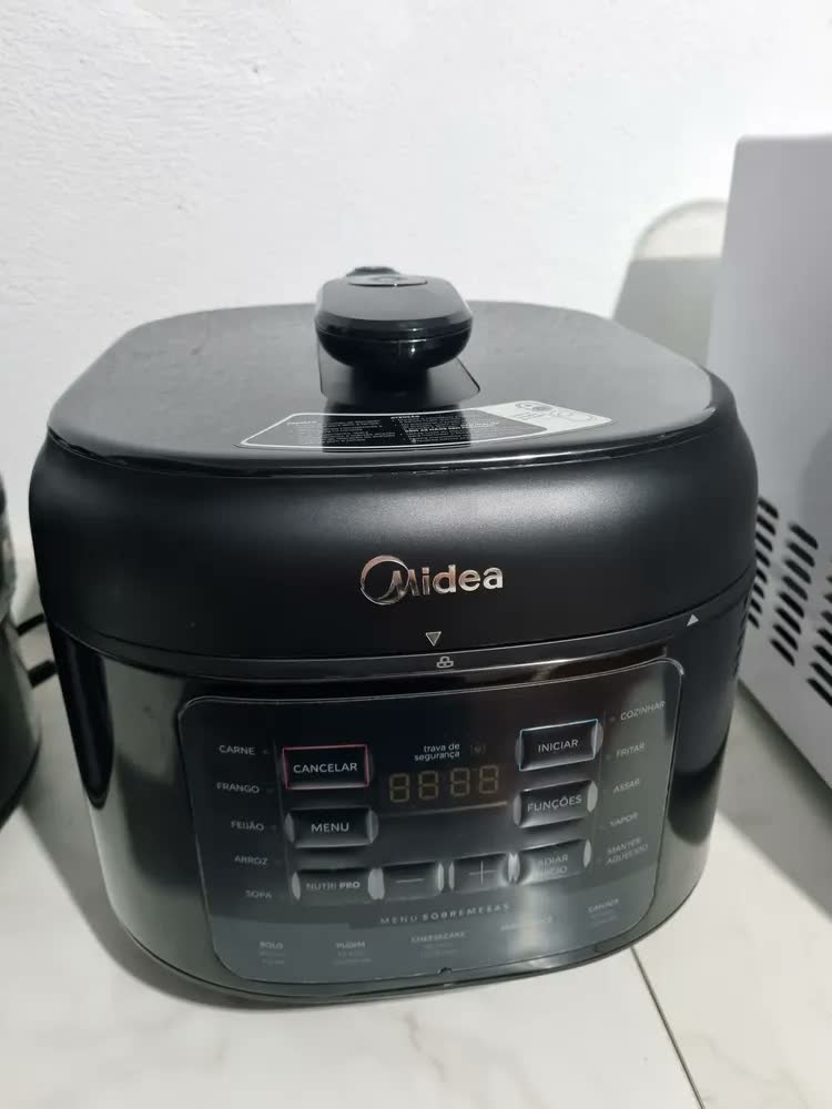 foto de Panela De Pressão Elétrica 5l Nutripro Preta Midea Cor Preto