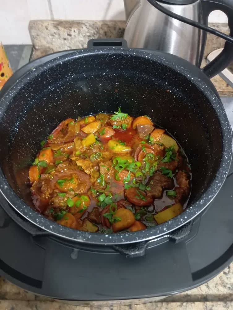 foto de Panela De Pressão Elétrica 5l Nutripro Preta Midea Cor Preto