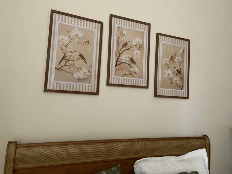 foto de Kit 3 Quadros Decorativos Pássaros Bege Moderno Sala Moldura