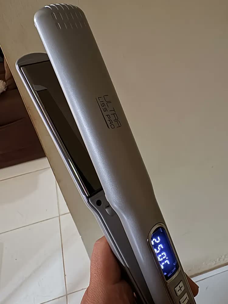 foto de Prancha Progressiva Ultra Liss Pro 250°C P-02-PRO Tecnologia MCH Prata Mondial