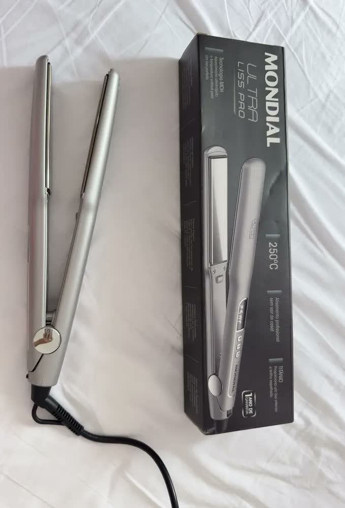 foto de Prancha Progressiva Ultra Liss Pro 250°C P-02-PRO Tecnologia MCH Prata Mondial