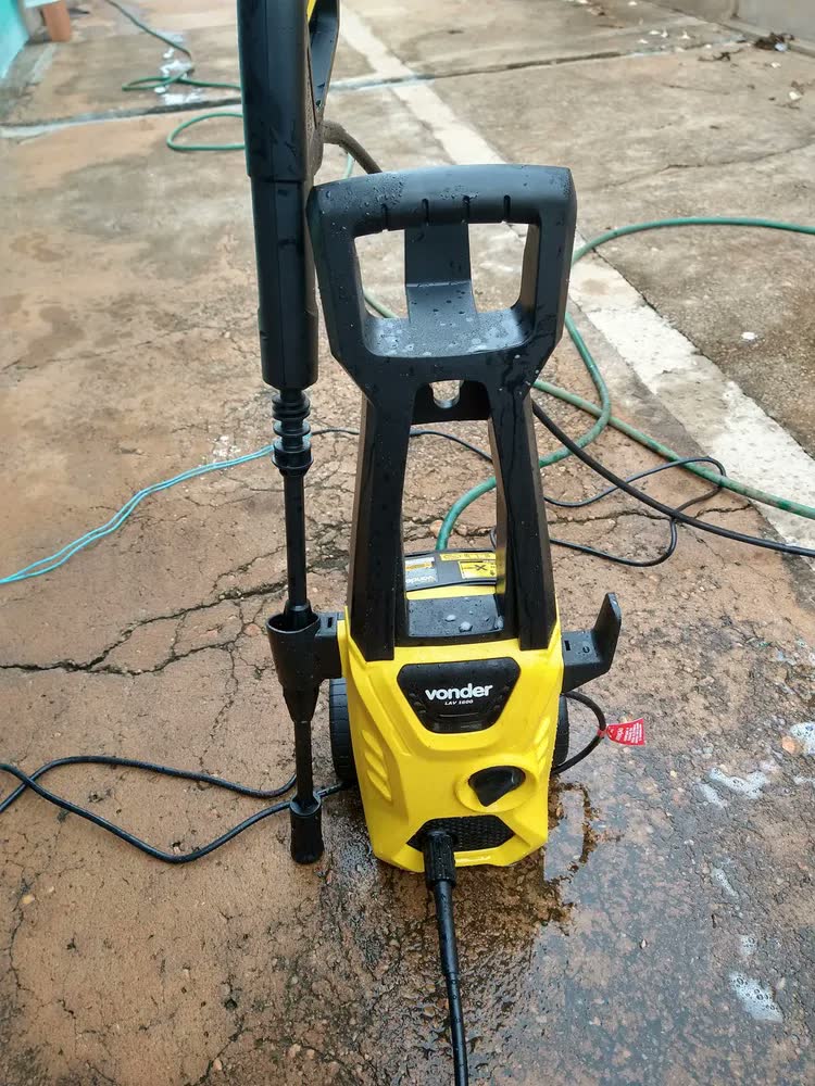 foto de Kit Lavadora 1600 E Aspirador De Pó E Líquido Apv1010 Vonder