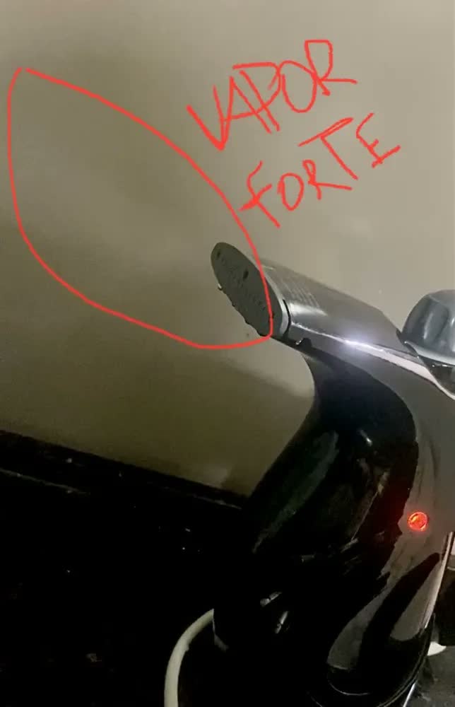 foto de Passadeira A Vapor De Roupa Portátil Preto
