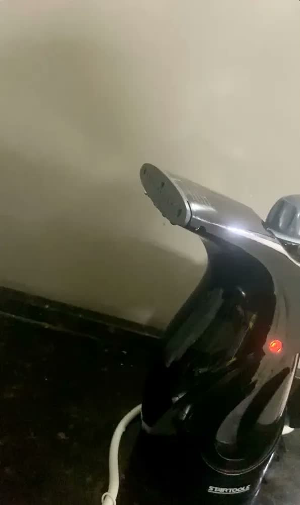 foto de Passadeira A Vapor De Roupa Portátil Preto