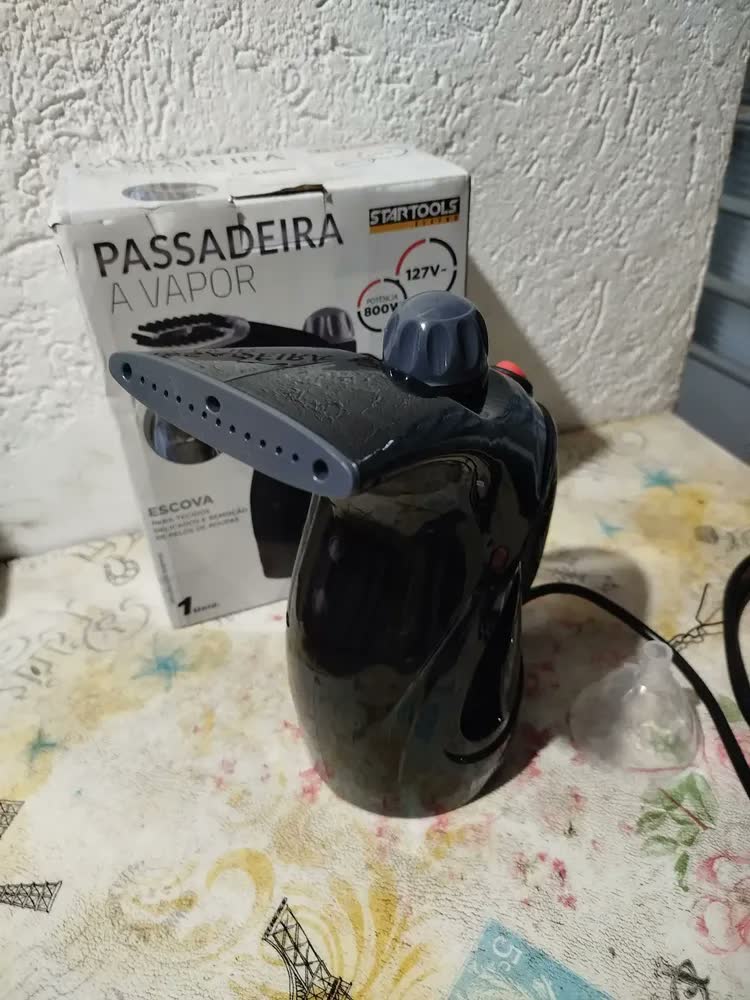 foto de Passadeira A Vapor De Roupa Portátil Preto