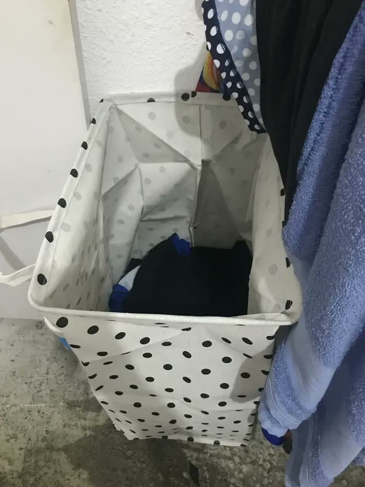 foto de Cesto de Roupa Suja Dobrável 72L Retangular Cinza PLUSSMAR com Alças