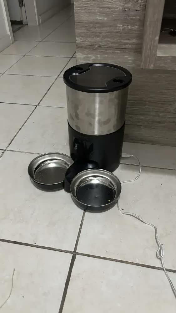 foto de Comedouro WIFI Automático Newpet 5L Cães e Gatos TUYA APP