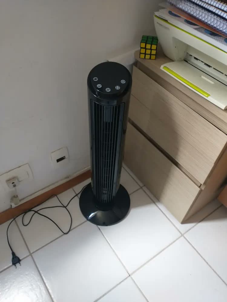 foto de Ventilador de Torre Hivento Silencioso com Controle Remoto e Oscilação