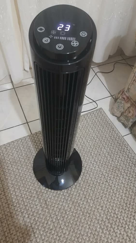 foto de Ventilador de Torre Hivento Silencioso com Controle Remoto e Oscilação