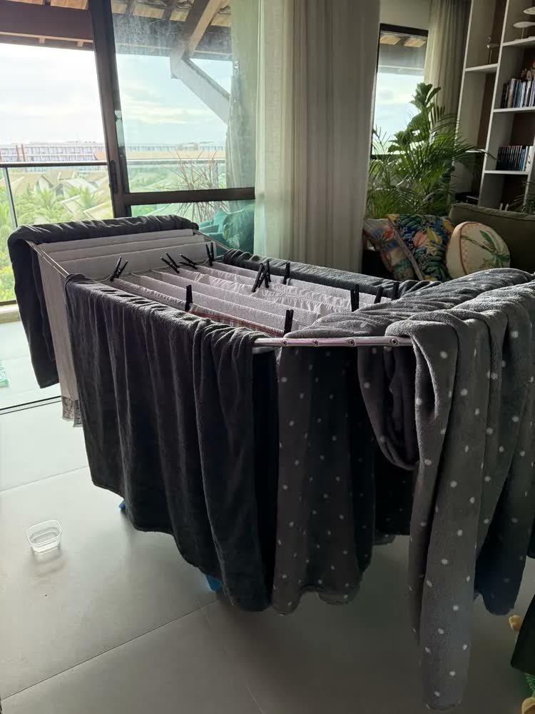 foto de Varal De Chao Roupa Grande Ordez Big Gigante 174cm 100% Aluminio Com Abas Cor Alumínio/azul