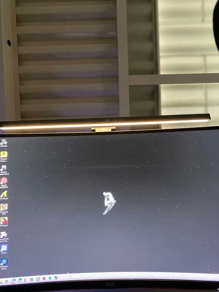 foto de Luminária Barra Led Mesa Monitor 3 Tons Luz Brilho Regulável