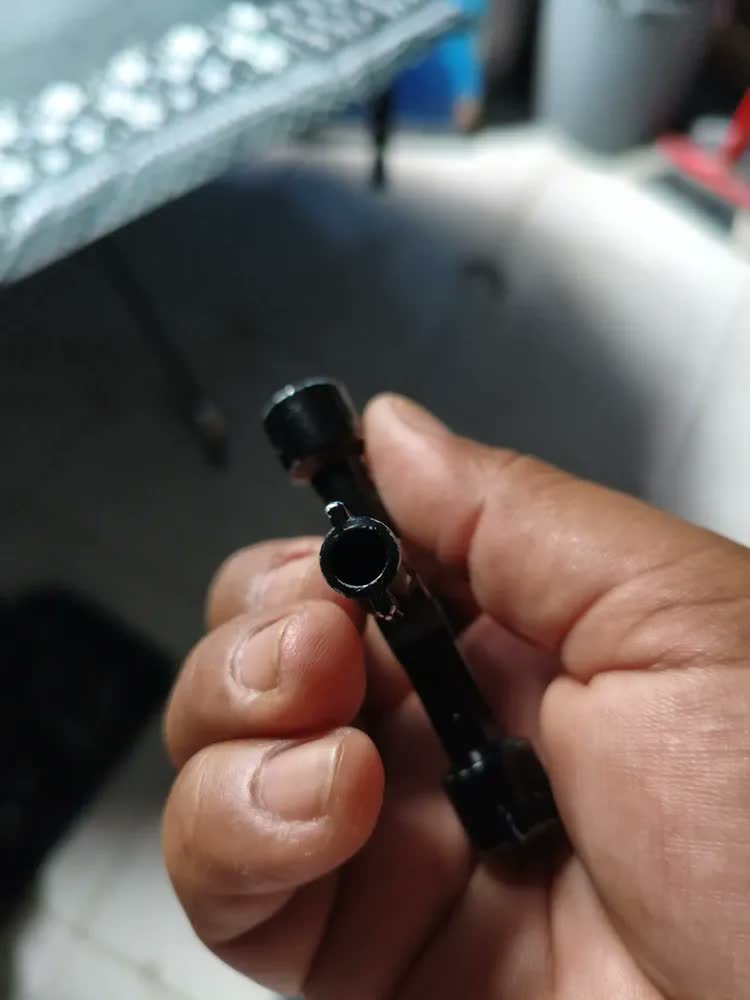 foto de Chave Triângulo Painel Elétrico Ar Condicionado Armario Trem