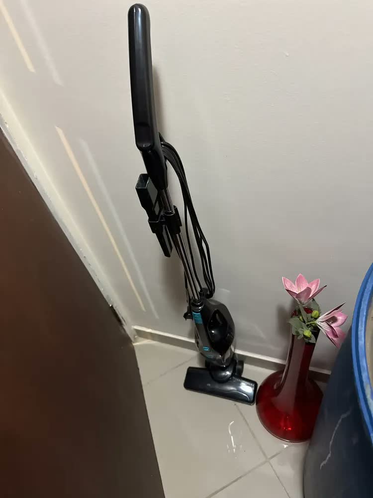 foto de Aspirador de Pó Vertical Midea, 1350W, 2 em 1, cabo de 5M, Preto e Azul
