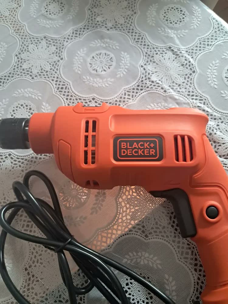 foto de Furadeira Impacto 10mm 450w Black Decker Bed710450 Laranja