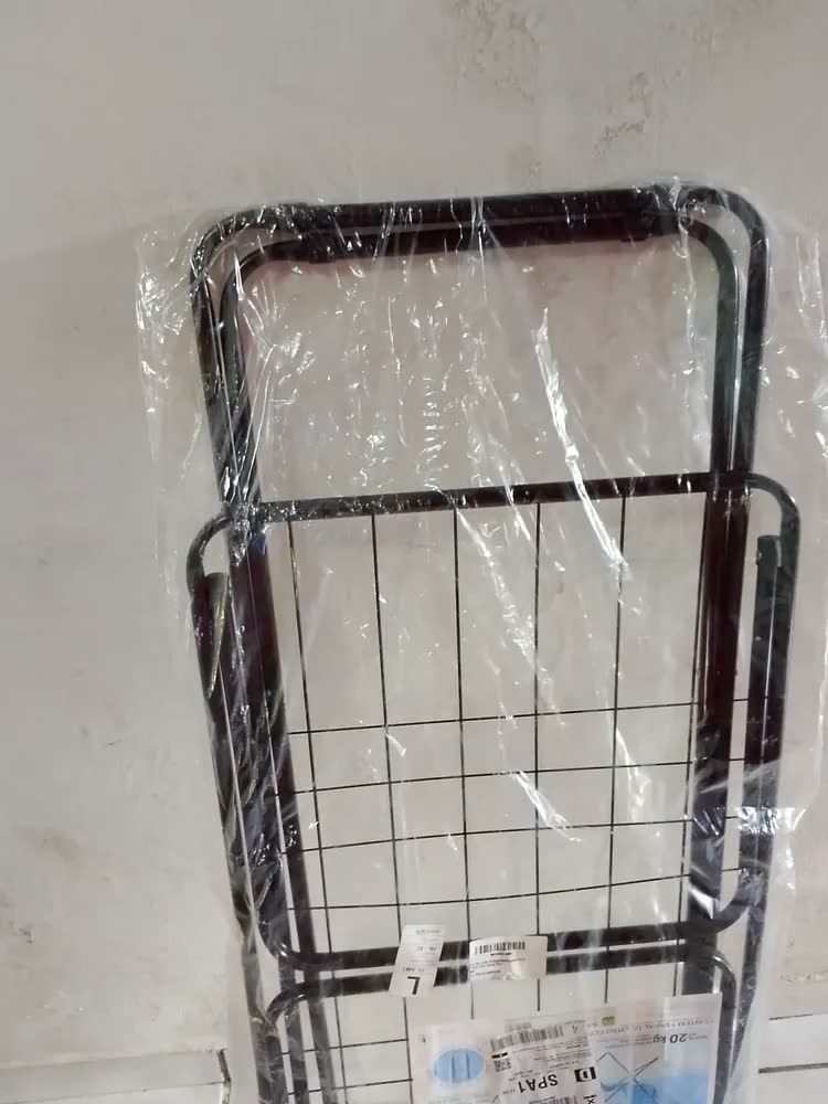 foto de Varal De Chão Inox Grande Reforçado Retrátil Com Abas