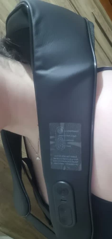 foto de Massageador de Pescoco Shiatsu 3d Com Aquecimento Para Cervical E Ombros Elétrico Sem Fio Knqze Preto