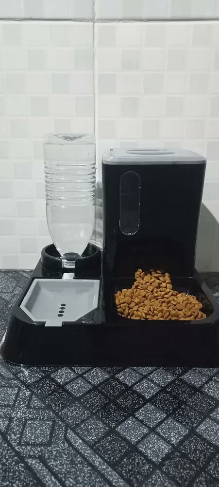 foto de Comedouro E Bebedouro Automático Inteligente Alimentador