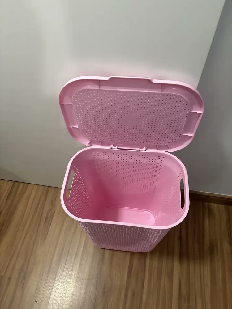 foto de Cesto Organizador Roupas 30l Com Tampa Infantil Mamãe Bebê