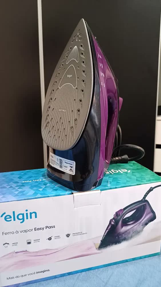foto de Ferro De Passar Elgin Vapor Easy Pass Cor Roxo