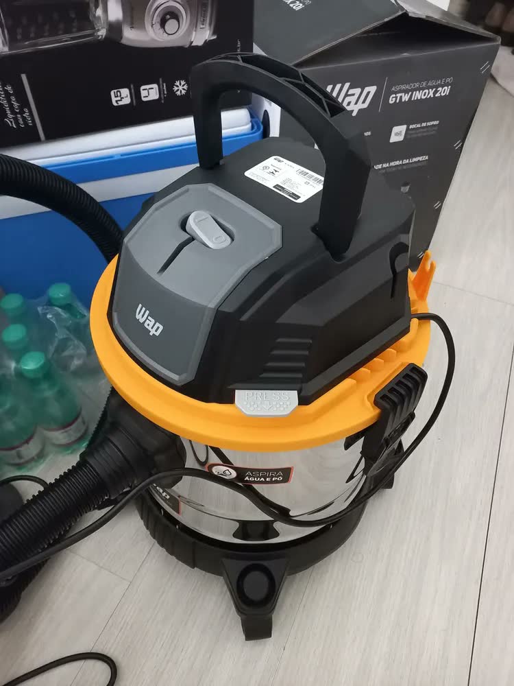 foto de Aspirador De Pó E Líquido 1900w 20l - Gtw Inox 20i Wap