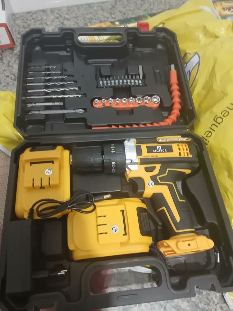 foto de Parafusadeira E Furadeira A Bateria Pf21b2 21v Com Duas Baterias F02 4979 - Falasca