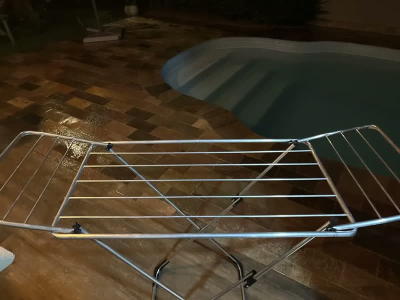 foto de Varal De Chão Alumínio 160cm Grande Ñ Enferruja Retrátil Portátil Para Roupas Com Abas Reforçado