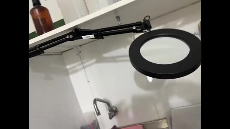 foto de Luminária Ring Light com Base e Garra TeOliver Lupa Embutida Mesa Bancada Lash Designer Esteticista