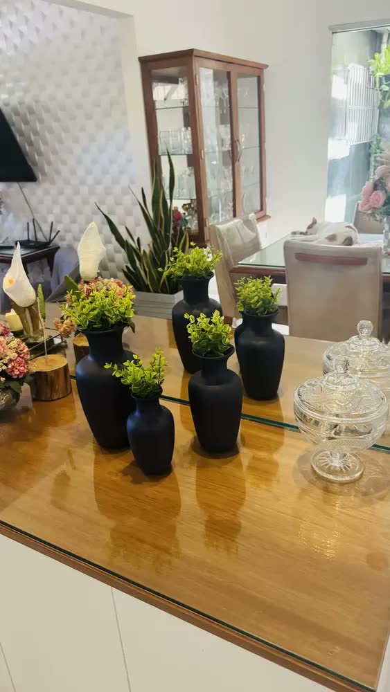 foto de Enfeite Rack Preto Vaso Decorativo Decoração Objeto Ceramica