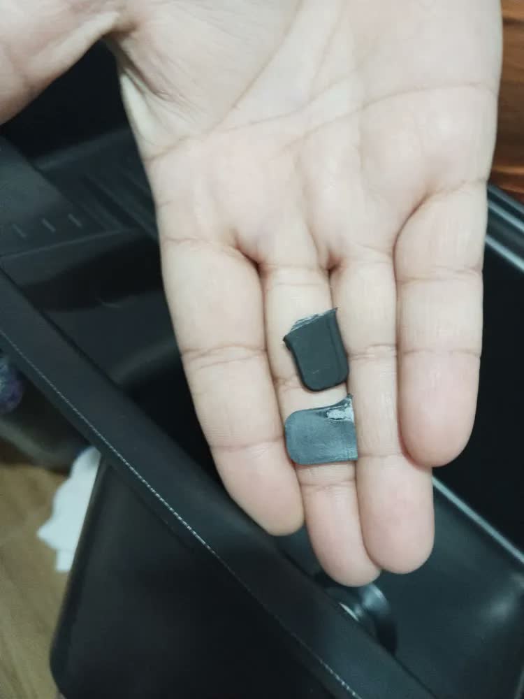foto de Tanque De Lavar Roupa 30l Lateral De Plástico Fixo Na Parede Cinza