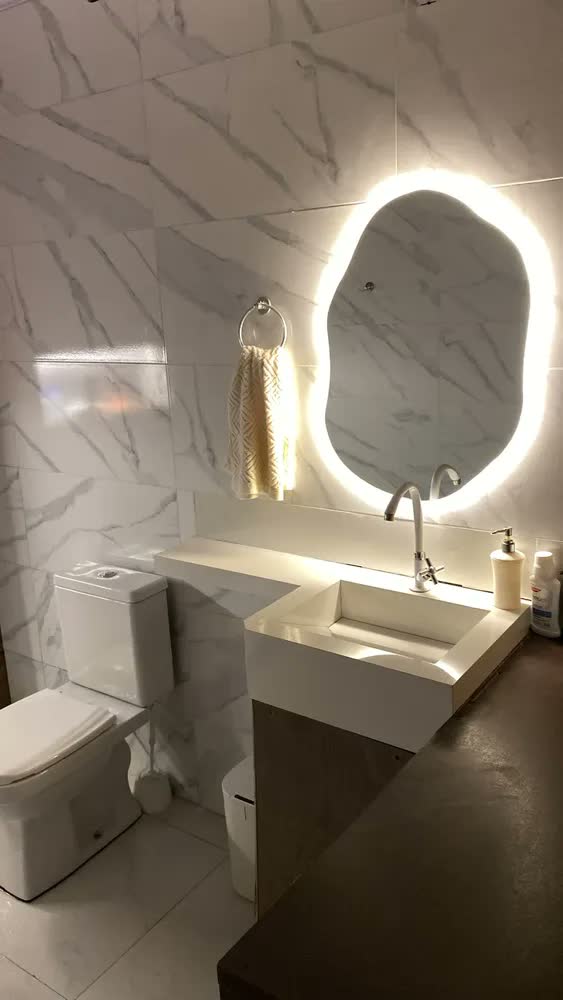 foto de Espelho Vildrex Roma 70x50cm Design Moderno Lapidado Luxo Suporte