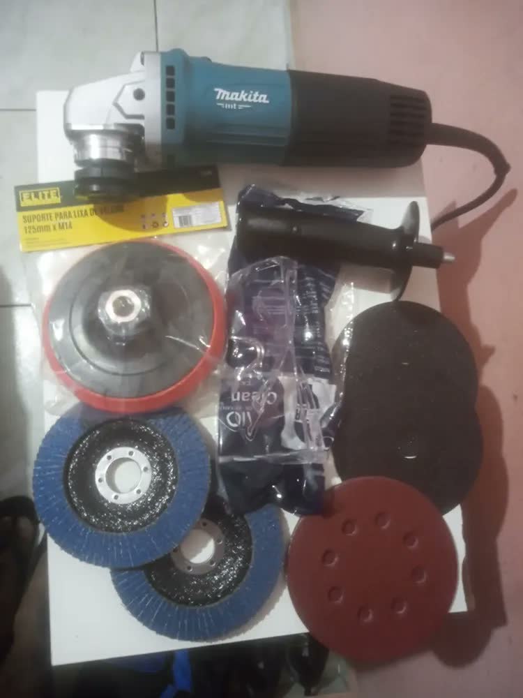foto de Esmerilhadeira Lixadeira Makita Angular Madeira Aluminio