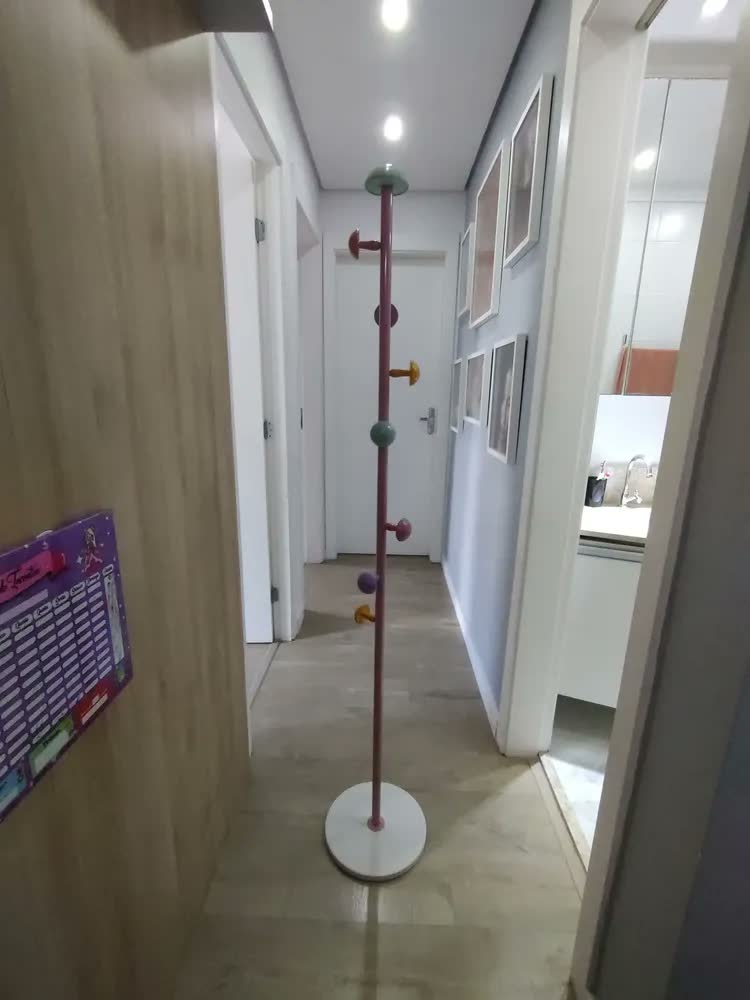 foto de Mancebo Cabideiro Chão Multiuso Metal Ganchos 1.69m Cogumelo