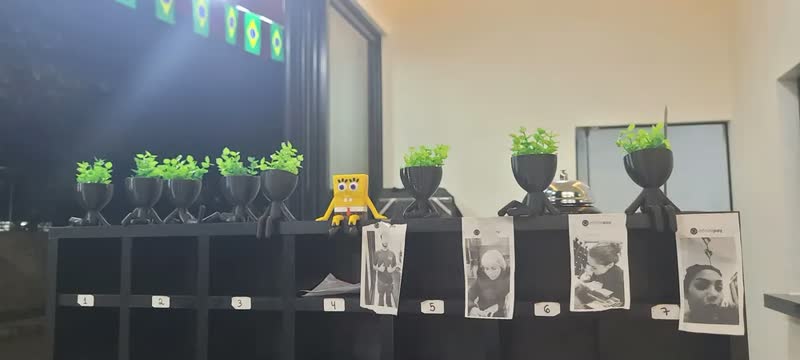 foto de Kit 4 Vasos Mini Flores Inclusas Decorativo Para Casa Sala