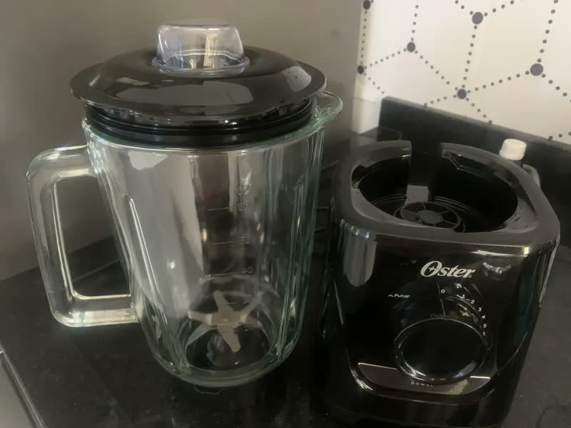 foto de Liquidificador Power Oster Preto 2,2l Oster