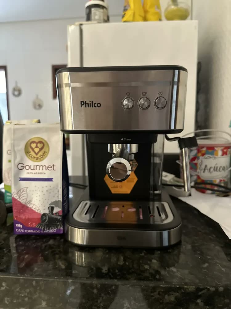foto de Cafeteira Expresso Philco Pcf04a 1,2l E Aquecedor De Xícaras preto