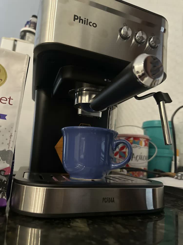 foto de Cafeteira Expresso Philco Pcf04a 1,2l E Aquecedor De Xícaras preto