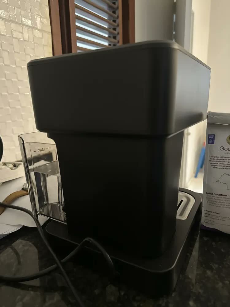 foto de Cafeteira Expresso Philco Pcf04a 1,2l E Aquecedor De Xícaras preto