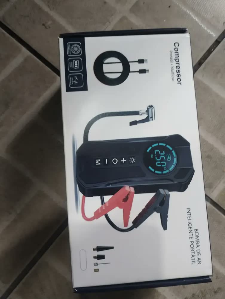 foto de Mini Compressor de Ar Portátil 150 PSI Partida Auxiliar 12V Bateria Automotiva Digital USB-C