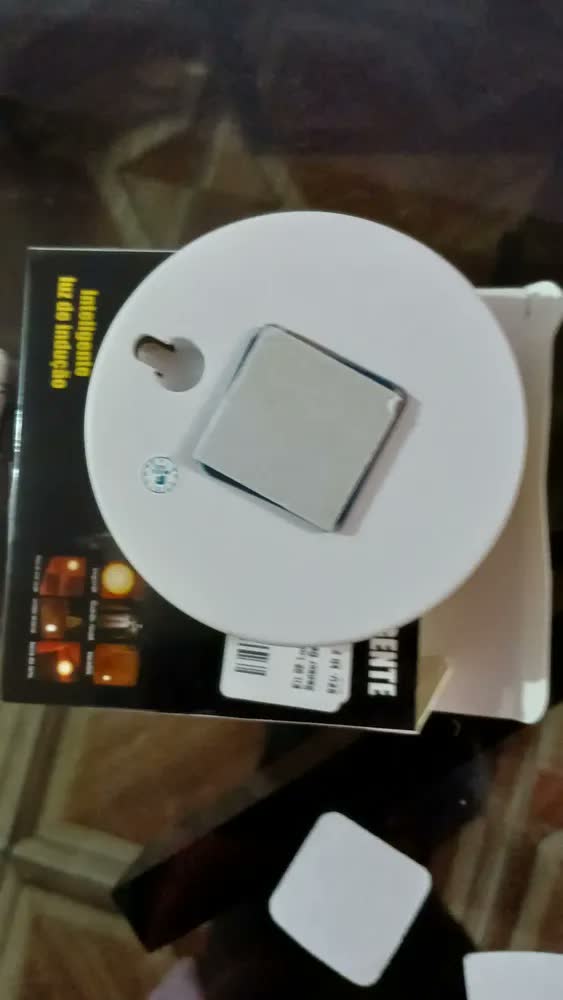 foto de Kit 04 Luminária Led Recarregável Com Sensor De Movimento E Presença, Luz Noturna Automática Sem Fio Para Armário, Escada, Quarto E Parede Navi Navi