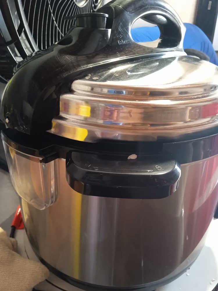 foto de Panela De Pressão Elétrica Essencial Inox Itatiaia 5L 900w