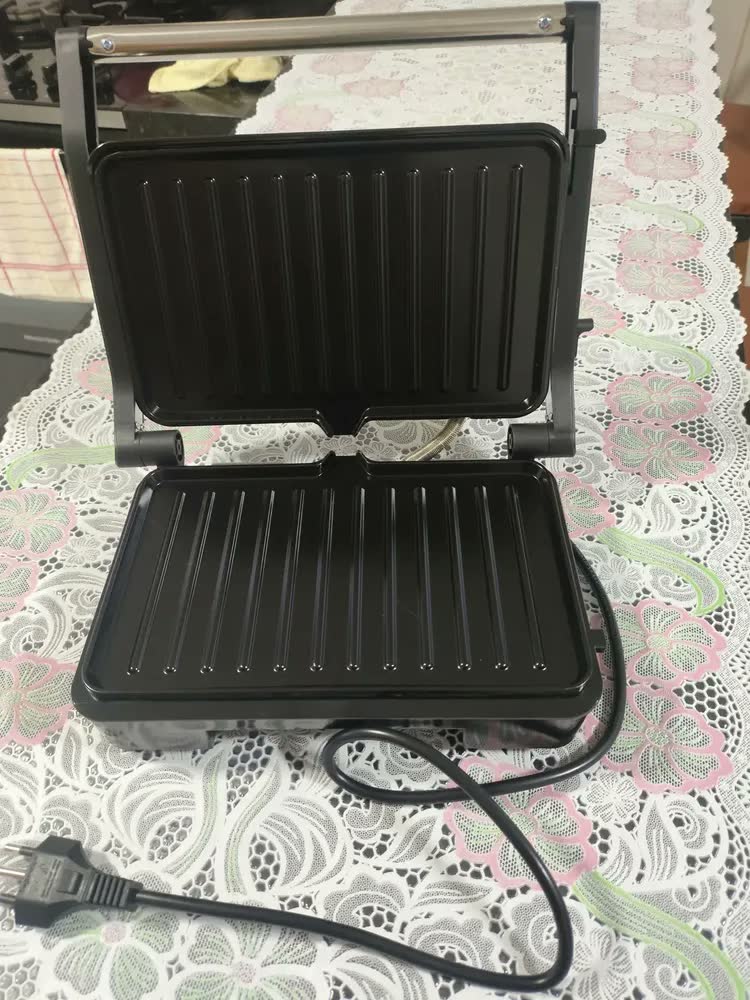 foto de Sanduicheira e GRILL Elétrica Startools Inox Antiaderente Grill 1000w INOX