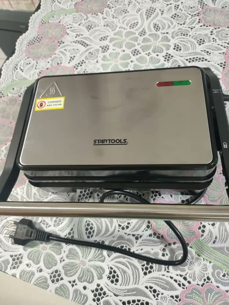 foto de Sanduicheira e GRILL Elétrica Startools Inox Antiaderente Grill 1000w INOX