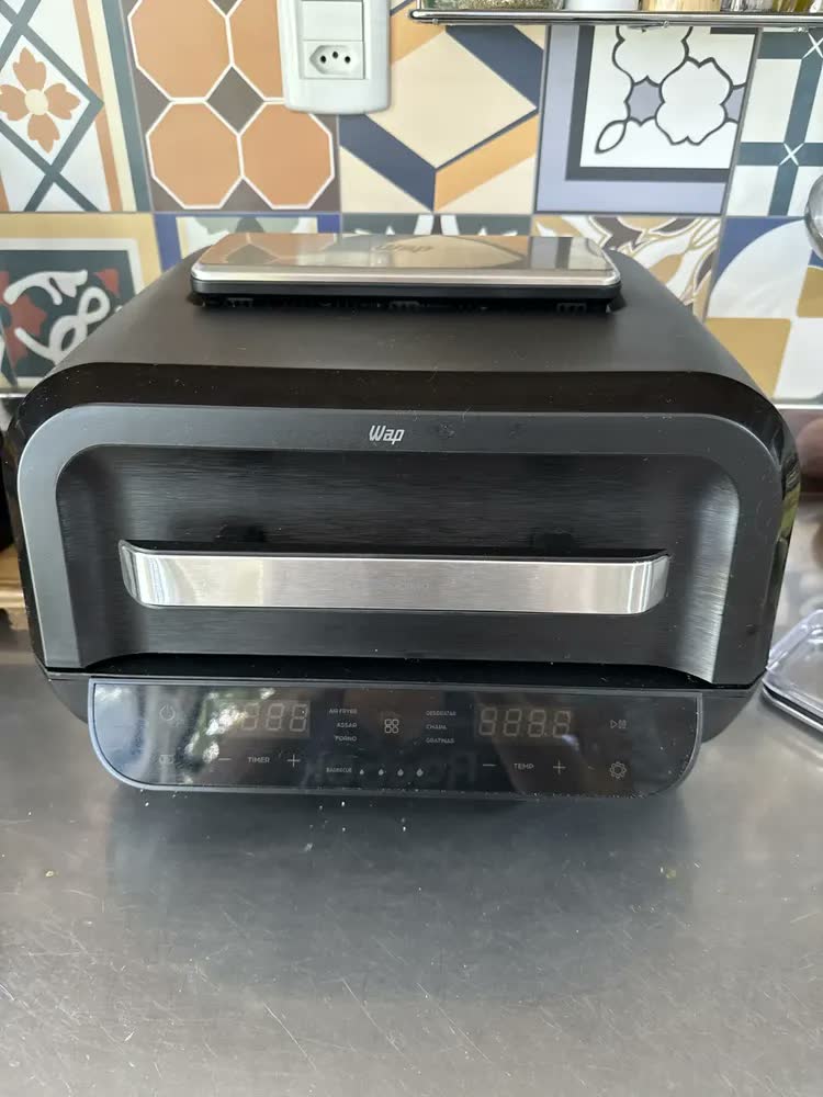 foto de Fritadeira Elétrica Air Fryer Barbecue WAP Flame Digital Wc Ab1050 Com Painel Digital 127v