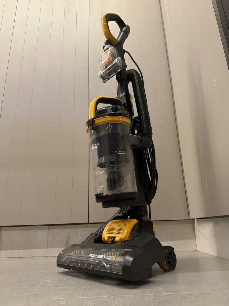 foto de Aspirador De Pó Vertical 2 Em 1 Wap Power Speed Pro 2200W 4 Litros Com Mangueira Extensiva E Escova Rotativa