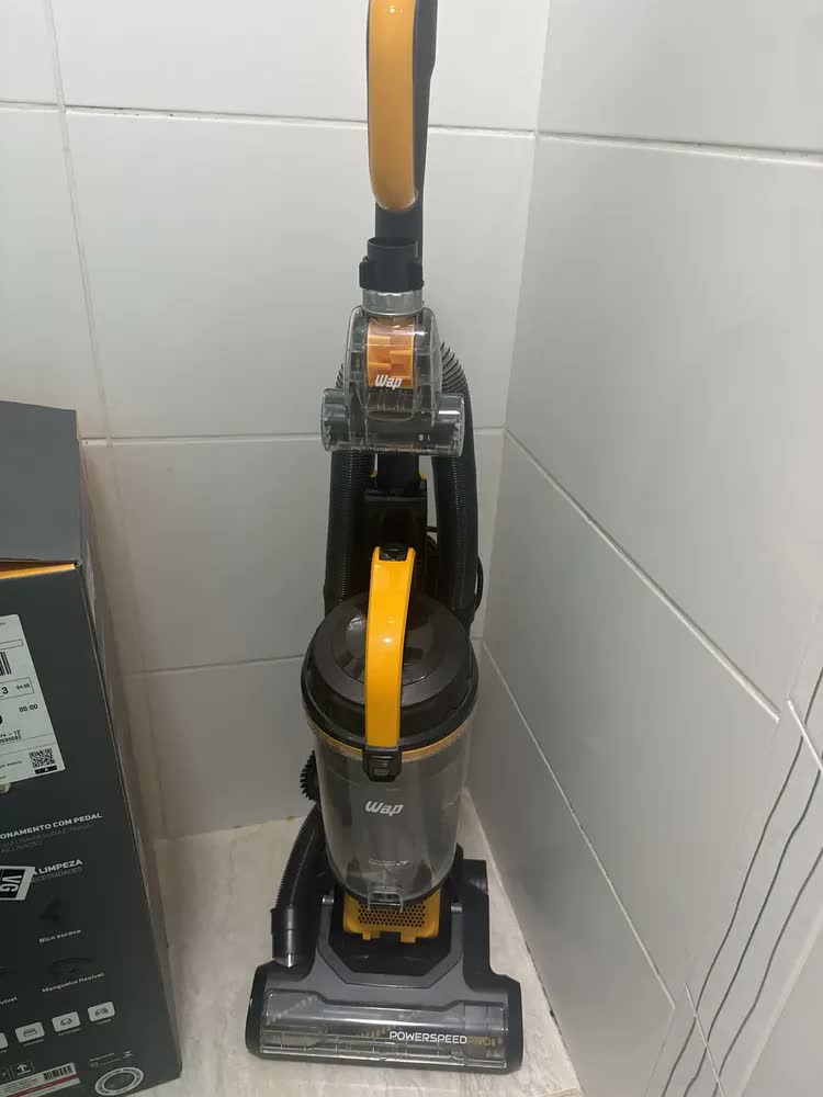 foto de Aspirador De Pó Vertical 2 Em 1 Wap Power Speed Pro 2200W 4 Litros Com Mangueira Extensiva E Escova Rotativa