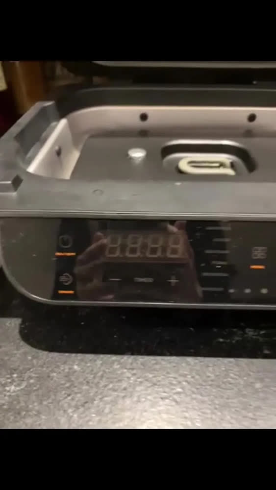 foto de Fritadeira Elétrica Air Fryer Wap Barbecue Wc Ab1090 Smoker Função Defumado E 4 Níveis De Grelha