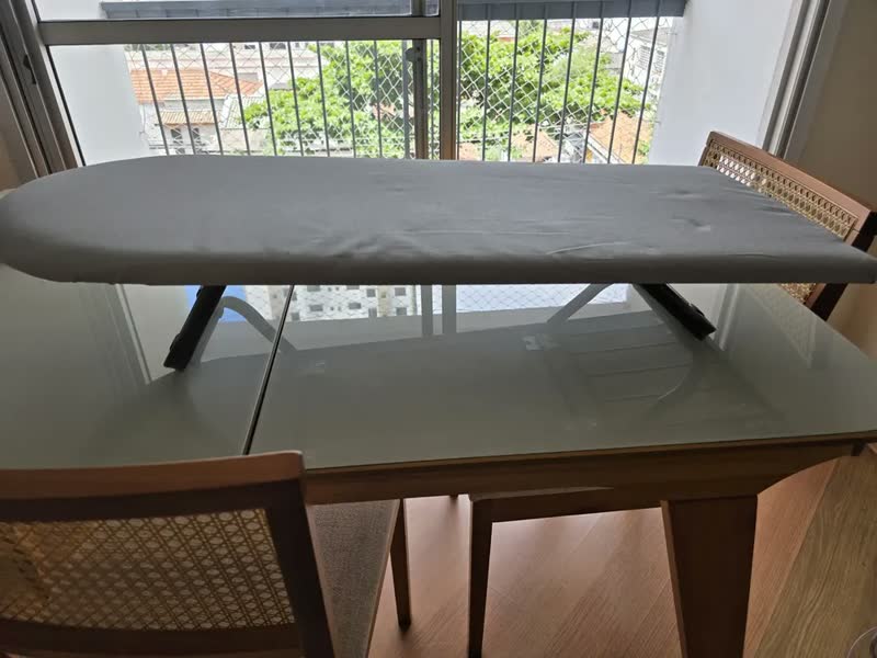 foto de Tabua Passar Roupa De Mesa Bancada Portátil Aço Extra Forte