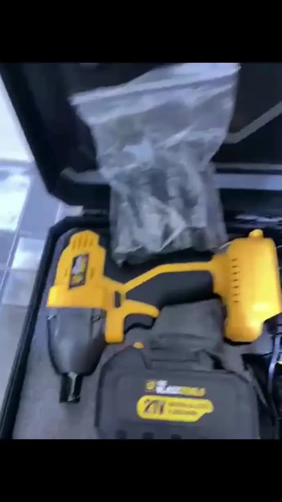 foto de Combo Furadeira Parafusadeira De Impacto 3/8 10mm A Bateria E Chave De Impacto A Bateria Brushless 430nm The Black Tools